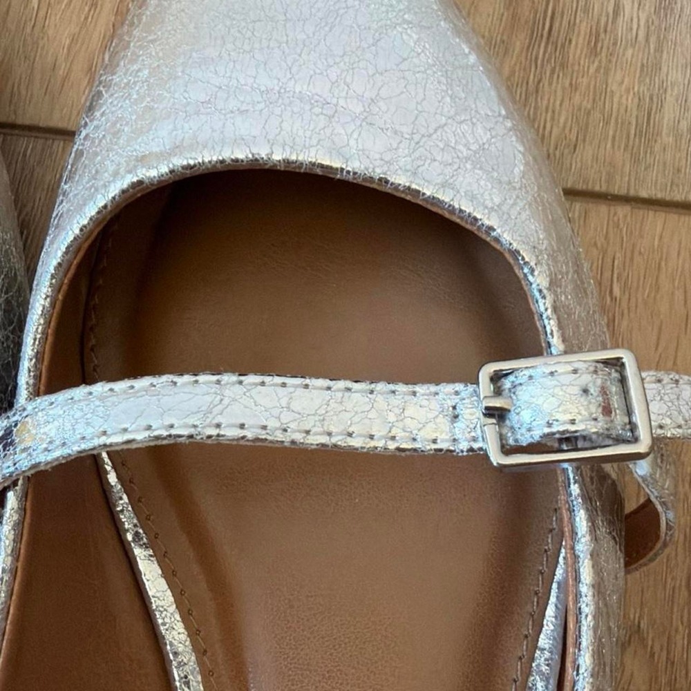 Dolce Vita Carder Flats Women 8 Silver Metallic Slingback Buckle Pointed Toe